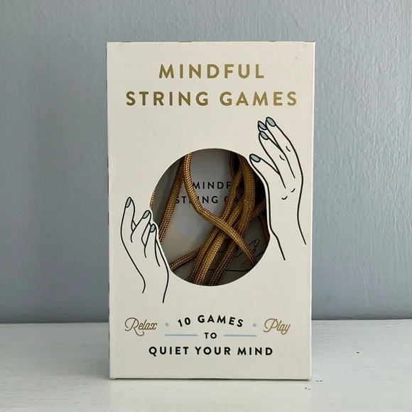 Chronicle Books - Mindful String Games - Picture 1 of 5